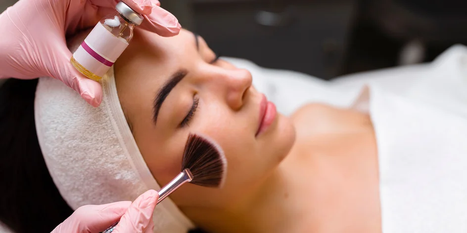 Kosmetika proti akné i pigmentaci či enzymová terapie