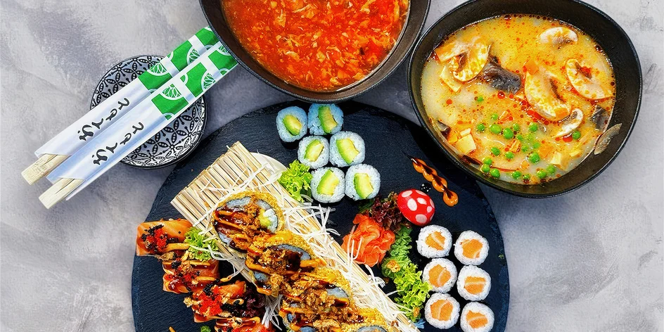 Asie až pro 2 osoby: nabité sushi sety s polévkou