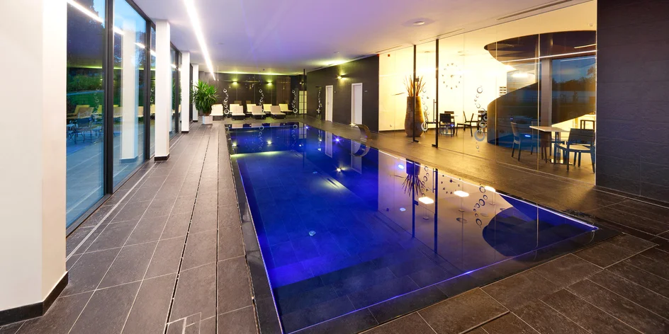 Wellness na zámku: bazén, sauna i vířivka a sekt