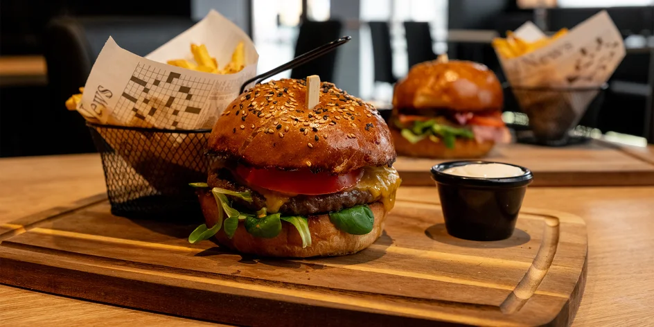 Burgery a hranolky v novém podniku na Stodolní