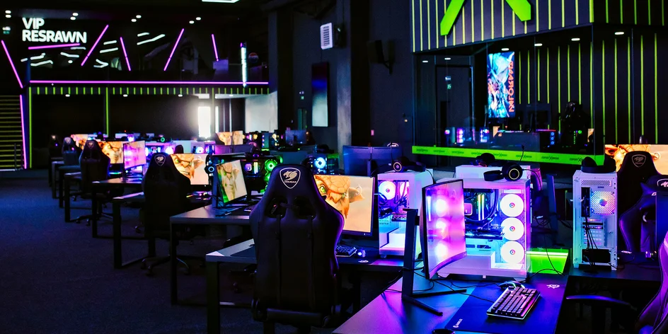Herní pass do gaming arény: až 7 hodin hraní vč. pizzy