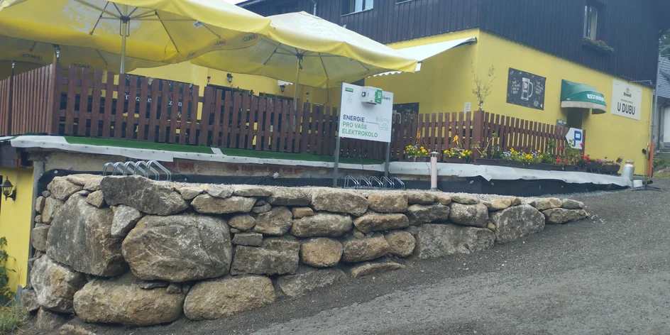 Penzion pod Tanvaldským Špičákem: hřiště, gril i bazén