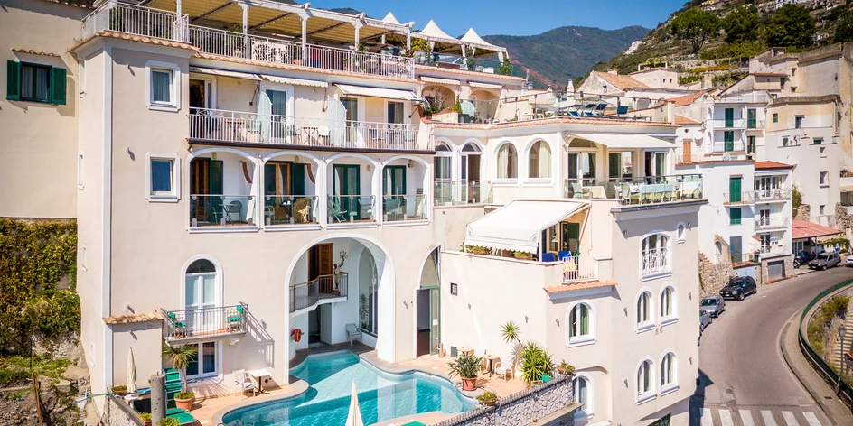 Pobřeží Amalfi: 4* hotel se snídaní a bazénem