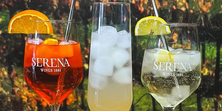 Pro dva: stáčené Frizzante, Aperol, Hugo i Hruška Spritz