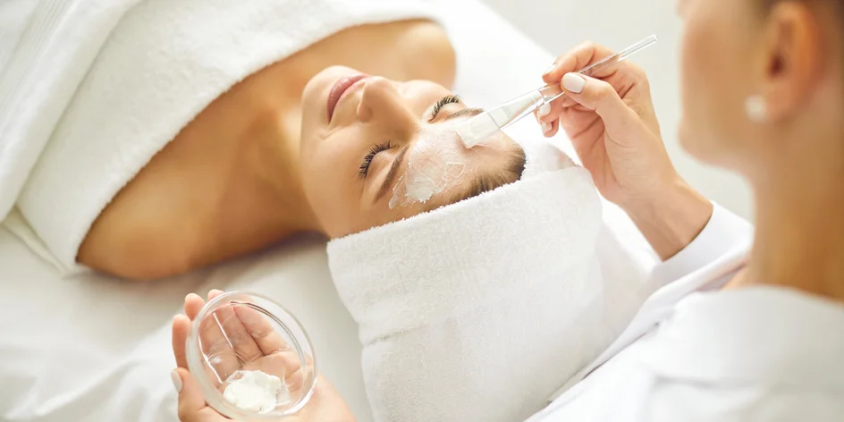 Hloubkové čištění pleti s hydratací, lifting i peeling