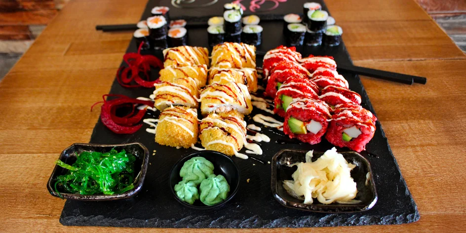 Set 24, 34 nebo 40 kusů pestrého sushi