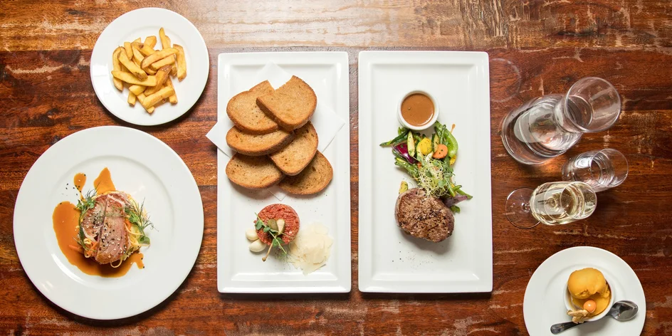 Tři chody v restauraci na zámku Zábřeh pro 2 osoby