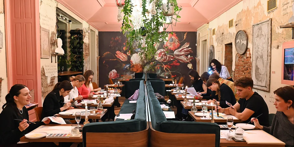 Malování s lektorkou v Corner Stories a až 600 Kč na útratu