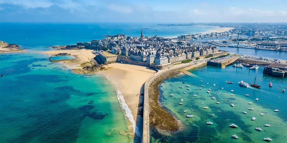 Poznávací zájezd do Normandie: hotel se snídaní i doprava