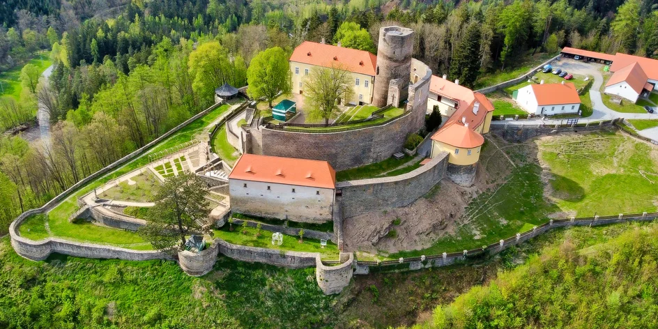Prohlídka hradu Svojanov pro jednoho, dva i rodinu