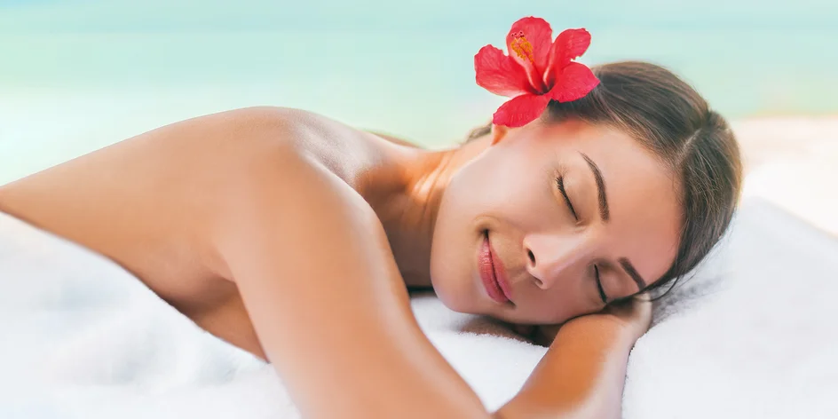 Tradiční havajská masáž Lomi Lomi: 60 či 90 minut