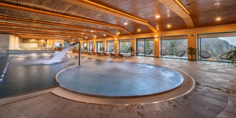 4* wellness pobyt: výhled na Vršatecký hrad i Bílé Karpaty