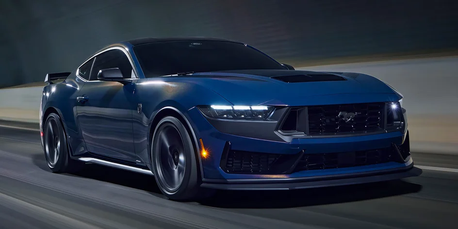 Jízda v americkém stylu s Ford Mustang DARK HORSE 5.0 V8