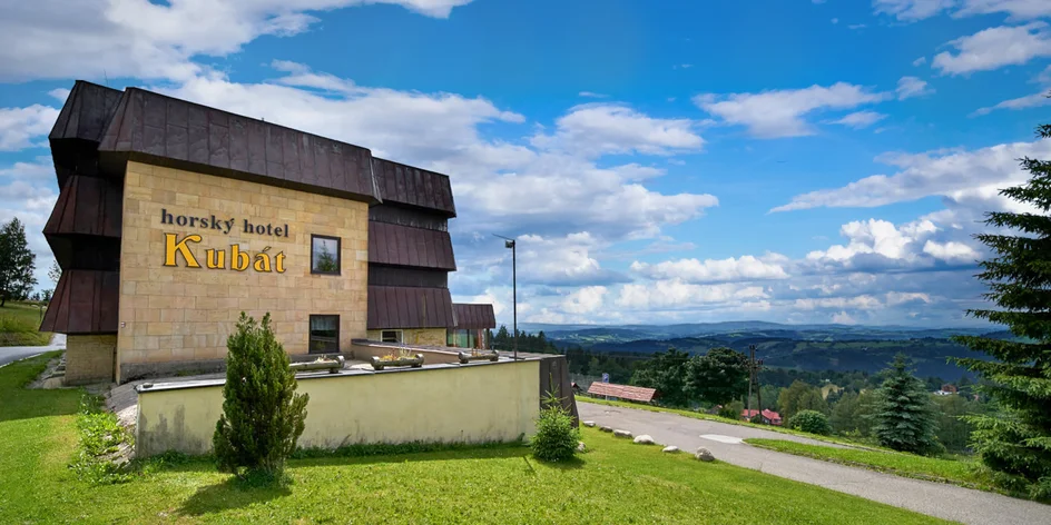 Horský hotel v Krkonoších se snídaní až pro 4 osoby