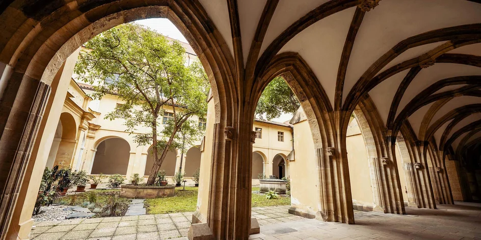 Prohlídka kláštera minoritů sv. Jakuba vč. výstavy klenotů