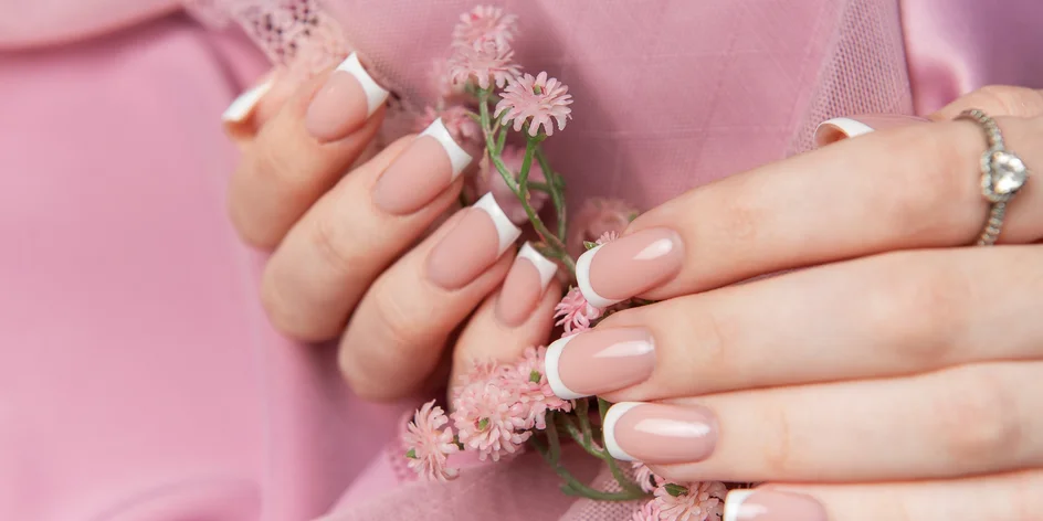 Manikúra s P-Shine, gel lak i SPA manikúra s masáží