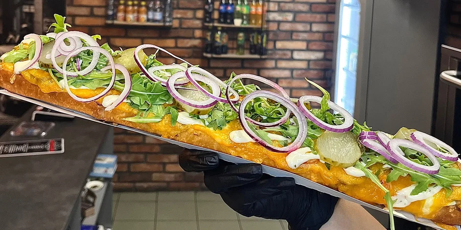 Zapiekanki Tradycyjne: s kuřetem, nivou i BBQ