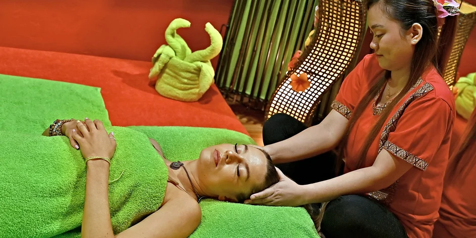 Úžasný relax: 45 minut masáže, sauna a rybičky