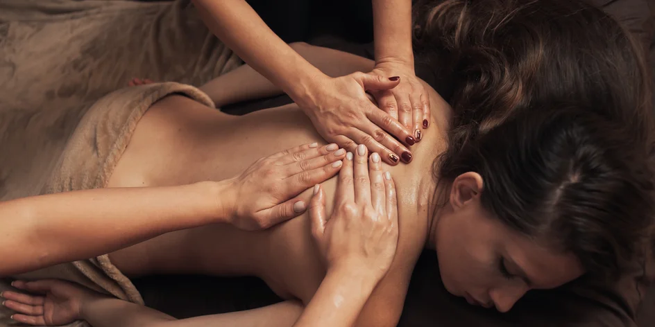 60min. čtyřruční královská masáž od masérky & maséra