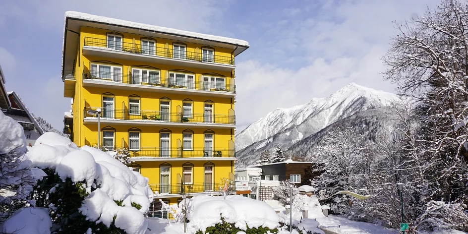Bad Gastein: hotel blízko skiareálu, sauny i polopenze