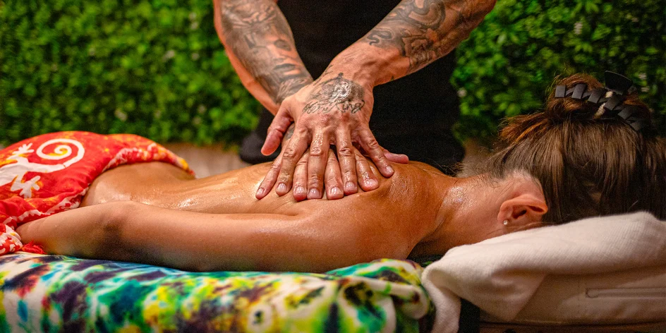 Masáž končetin, zad a šíje, celotělová i baňkování