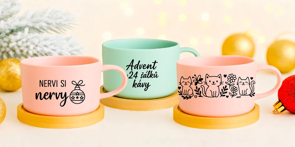 Hrneček makronka s přírodním dřevěným podšálkem