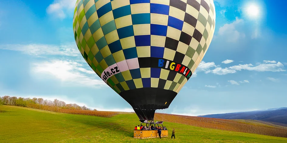 Veřejný či privátní let balónem: Česko, Slovensko i Polsko