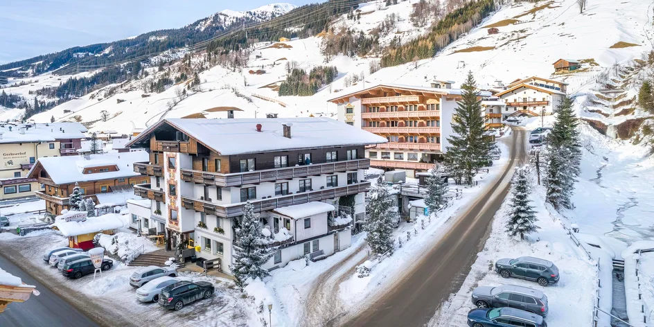 Tyrolsko s polopenzí a neomezenou saunou