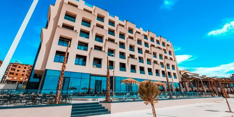 5* hotel v Albánii: all inclusive, bazén, letenky