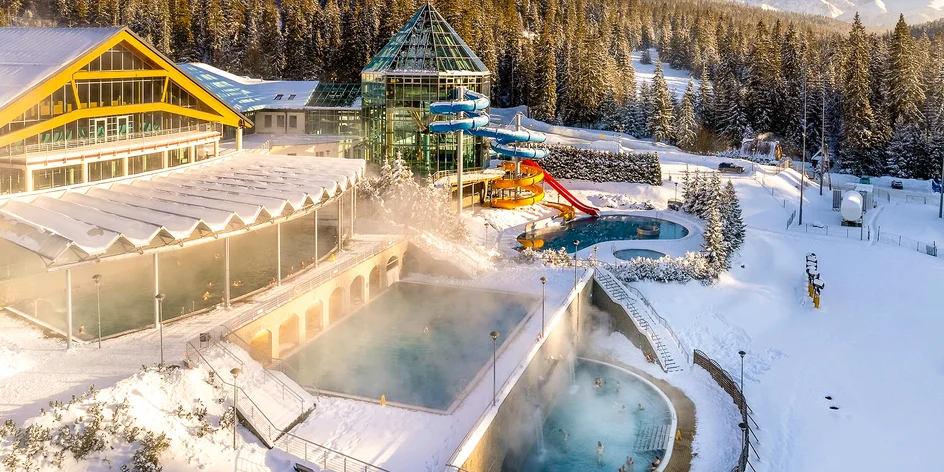 4* hotel s neomezeným vstupem do komplexu s 12 bazény