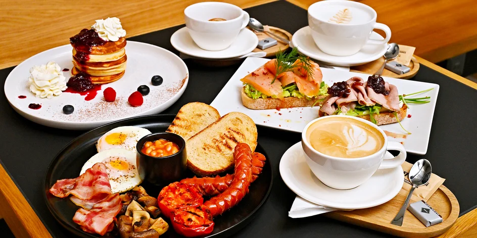 Croissant v oblacích i mangová mimosa aneb Kam v Praze na snídaňové menu