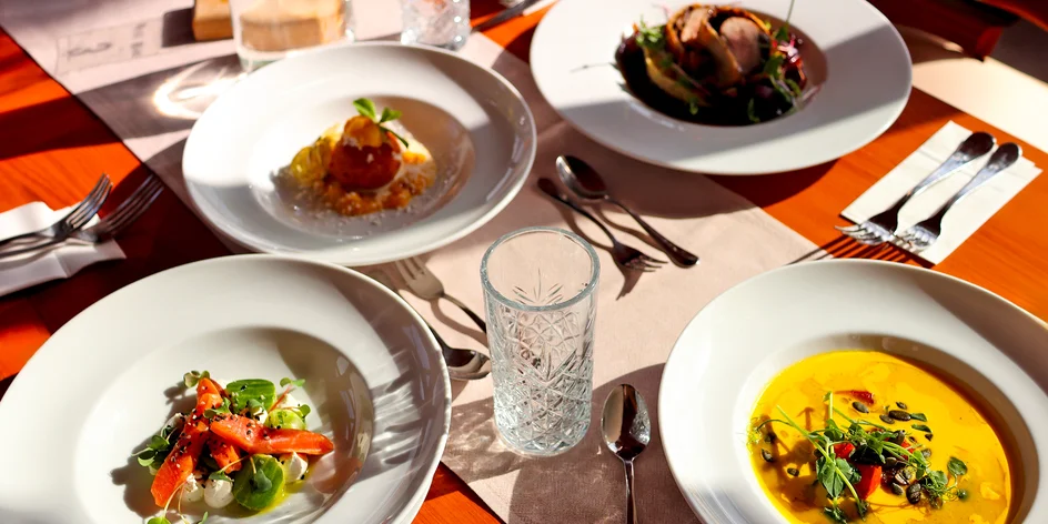 5chodové menu s lososem i welingtonem pro 2 osoby