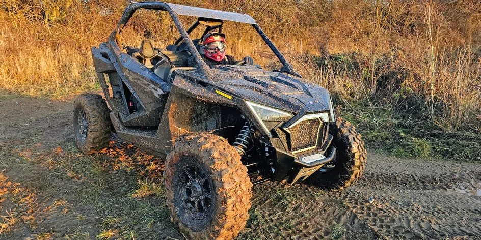 Jízda v terénní dakarské buggy na přírodním okruhu