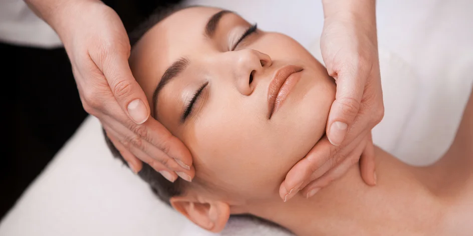 Kosmetické ošetření dle výběru i laminace obočí