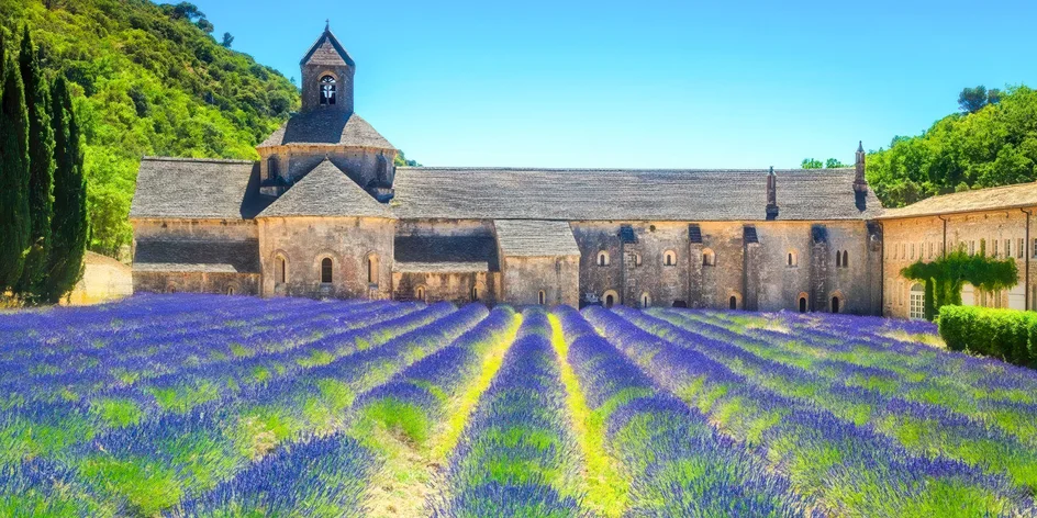 Provence autobusem: zájezd vč. snídaní a programu