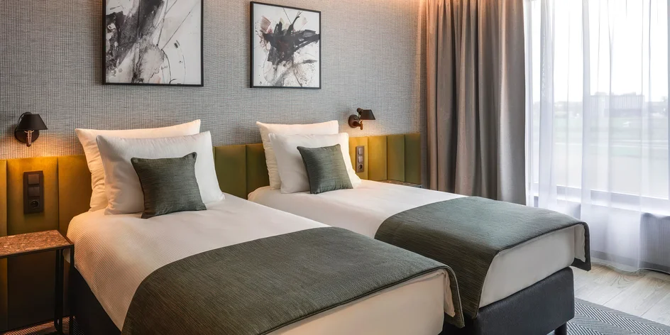 Moderní hotel ve Vratislavi s jídlem a saunou