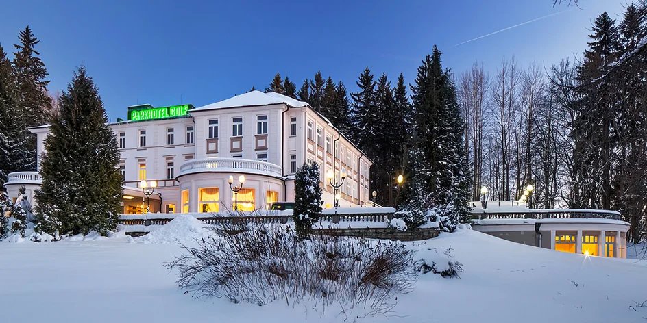 4* hotel v Mariánkách: jídlo, bazén i procedury