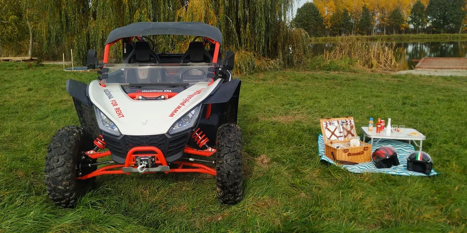 Zapůjčení dvoumístné buggy vč. piknikového koše