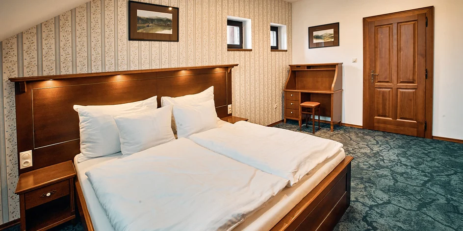 Lužické hory: snídaně, lahev prosecca i vstup do sauny