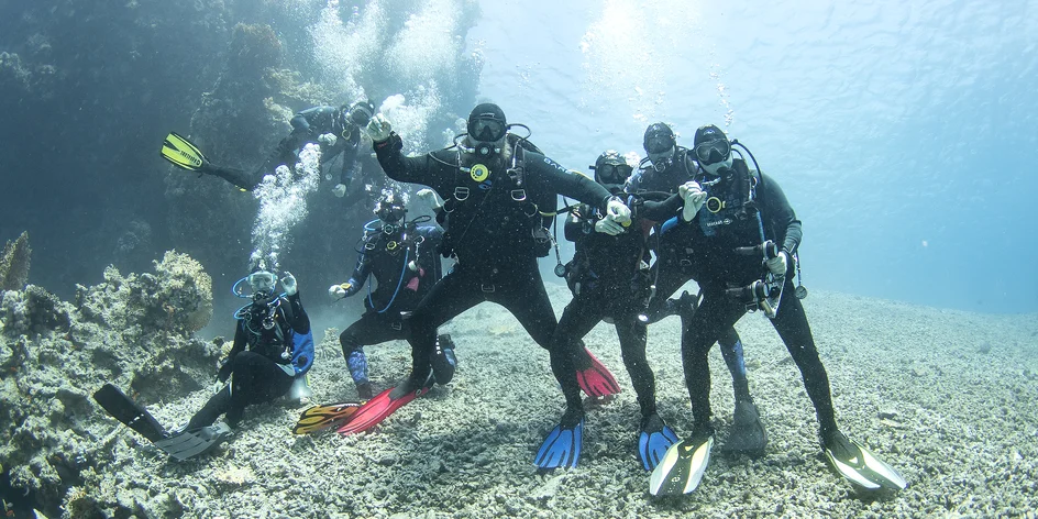 Potápěčem na zkoušku v bazénu nebo volné vodě: 1 až 4 os.