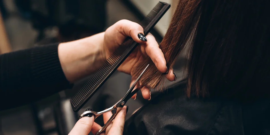 Střih i barvení či melír pro všechny délky vlasů