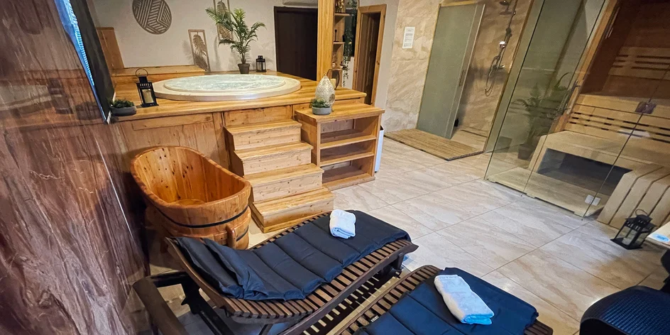 Privátní wellness pro dva: vířivka, sauna i prosecco