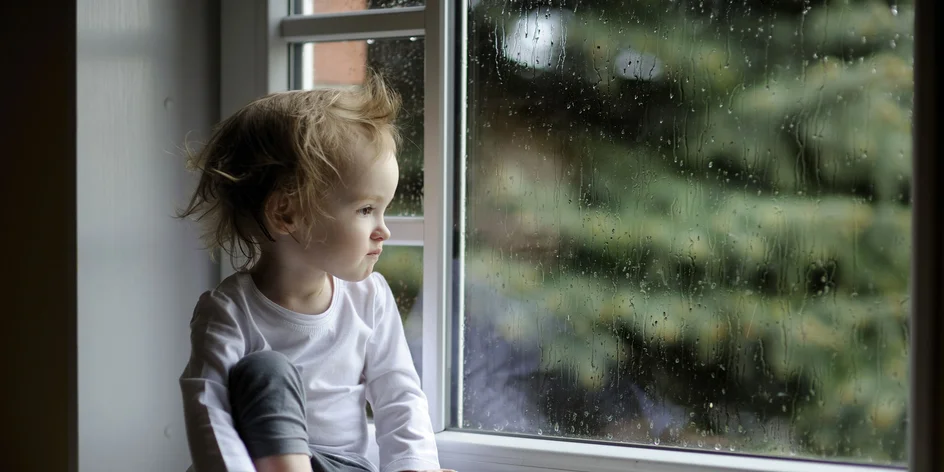 Prší, prší…. a mama, ty vymysli, ako sa ideme hrať