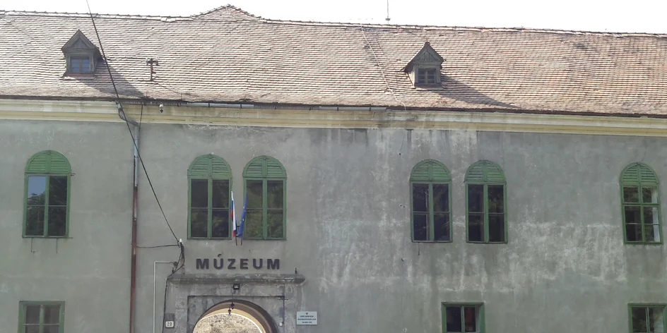 TIP na výlet: Hrad Modrý Kameň a Múzeum hračiek