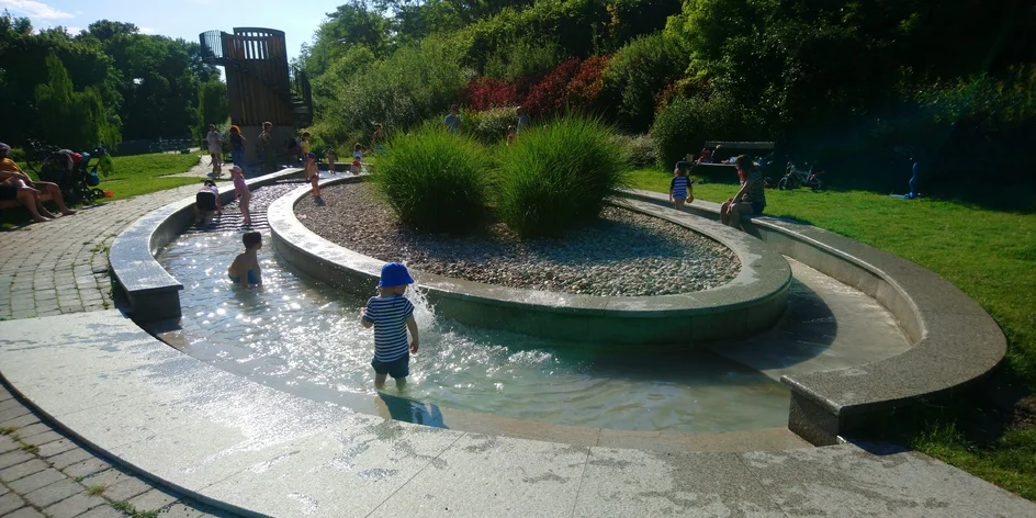 TIP od mamičky: Záhrada s fontánou