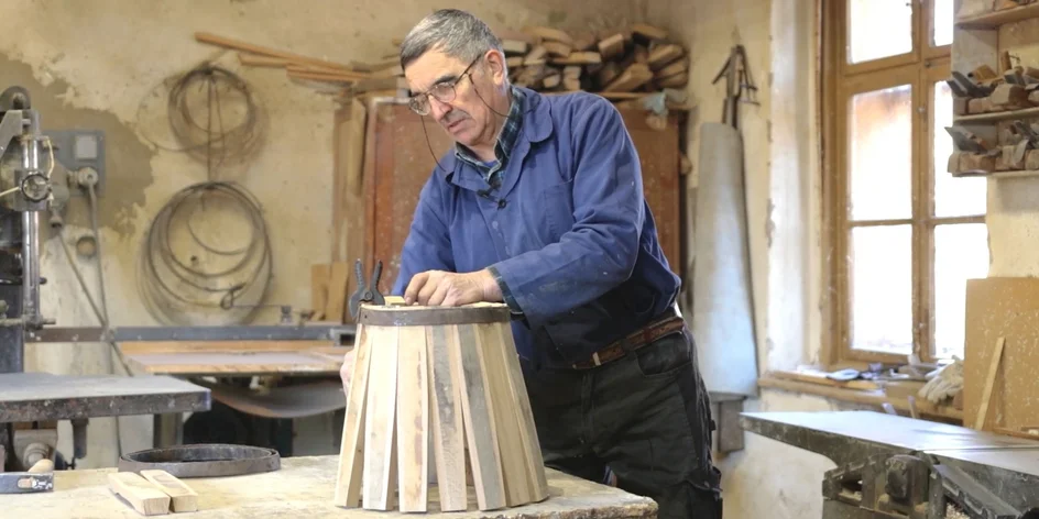 Cesta k tradíciám: Ako sa pán Ladislav ako jediný z 10 detí na výrobu sudov dal