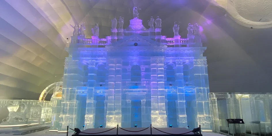 Tatranský ľadový dóm otvoril sezónu 2025/26: Prejdite sa po Bazilike svätého Jána v Lateráne