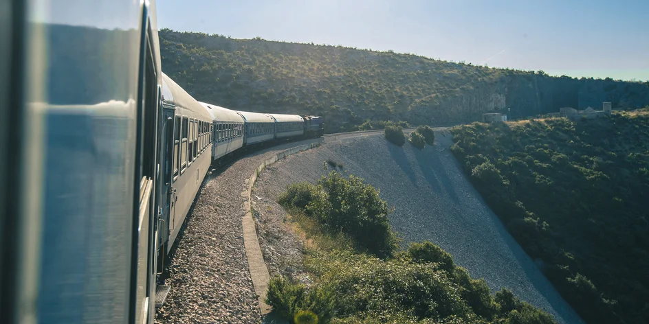 Vlakom do Chorvátska: Vydajte sa na najkrajšie pláže Jadranu