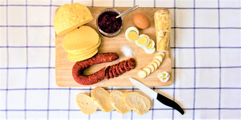 Videorecept: Pripravte si veľkonočnú hrudku alias syrek na sladko či na slano