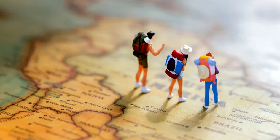 Poznávacie zájazdy nie sú len pre seniorov! 5 dôvodov, prečo vyraziť na cesty so sprievodcom